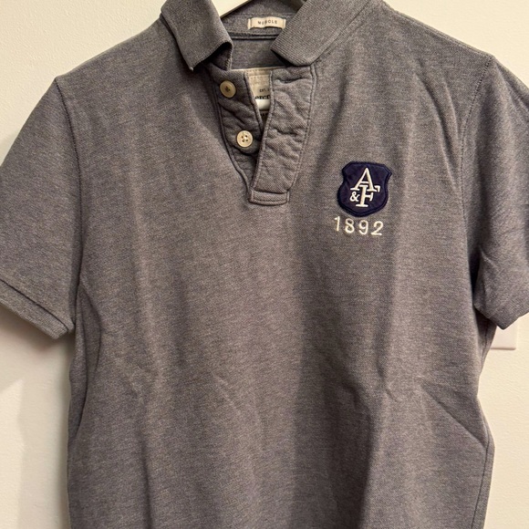 Grey Abercrombie polo for men. - Picture 1 of 1